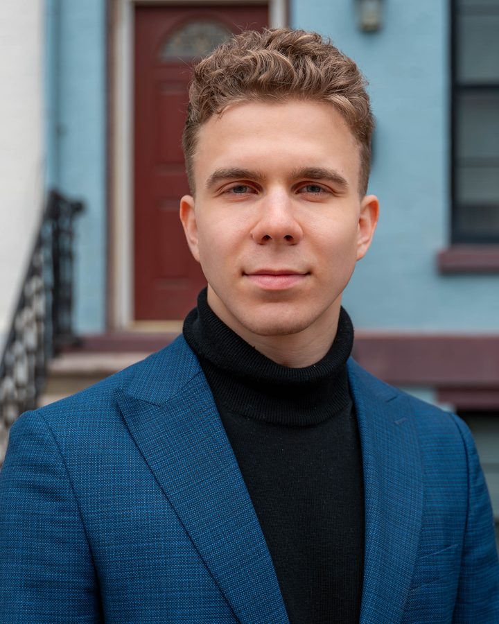 Сергей Антонов